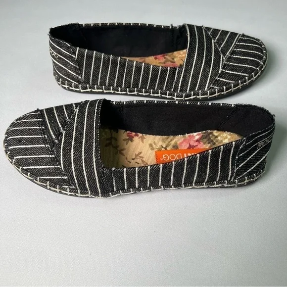 Rocket Dog Black & White Fringe Stripe Afina Aloe Canvas Slip-On Sneakers 6M - Picture 4 of 9